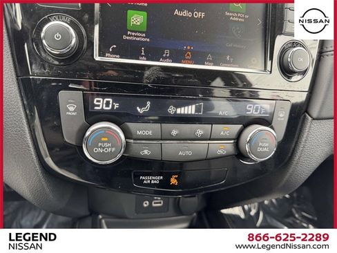 Used 2018 Nissan Rogue SL w/ Premium Package image 25