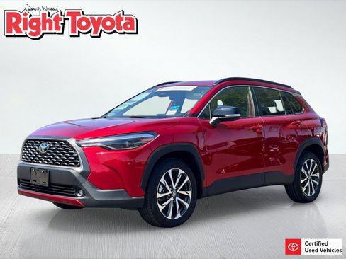 Certified 2025 Toyota Corolla Cross XLE AWD/4WD image 1