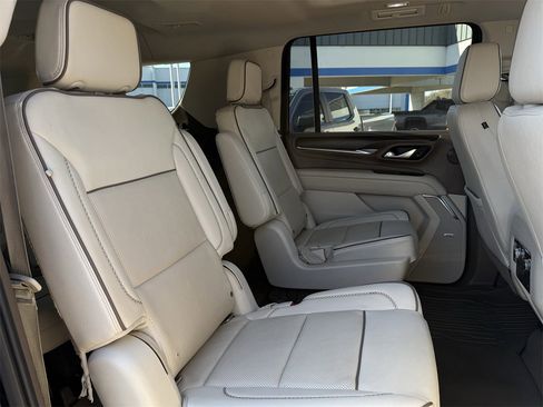 Used 2022 GMC Yukon XL Denali image 27