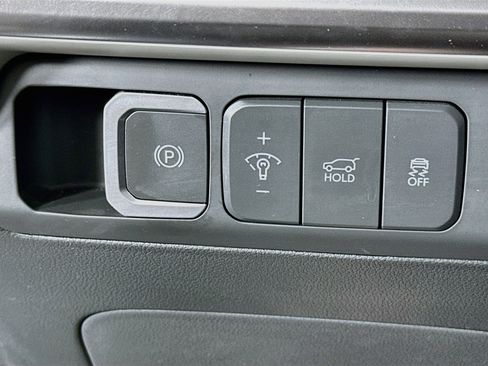 Used 2025 Hyundai Santa Fe SEL FWD image 17