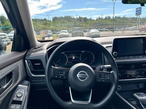 Used 2021 Nissan Rogue S FWD image 10
