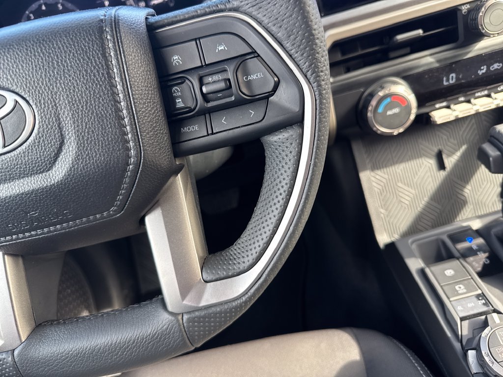 Used 2025 Toyota Tacoma TRD Off-Road AWD/4WD image 27