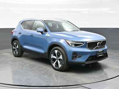 Used 2025 Volvo XC40 B5 Plus