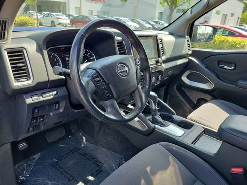 Used 2022 Nissan Frontier SV AWD/4WD image 16