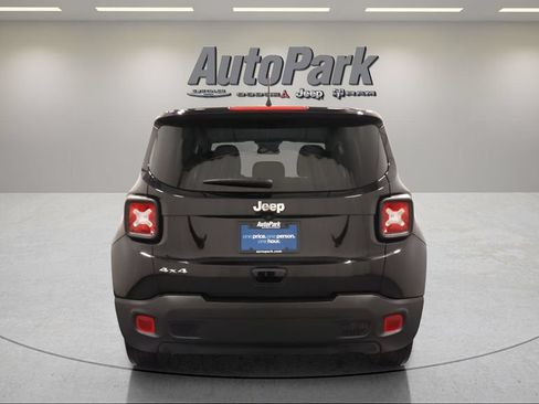 Certified 2023 Jeep Renegade Latitude AWD/4WD image 8