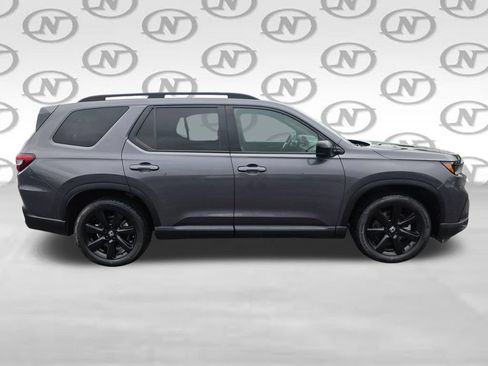 Used 2025 Honda Pilot Black Edition image 7