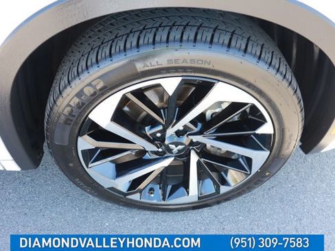 Used 2024 Mitsubishi Outlander 4WD Plug-In Hybrid image 35