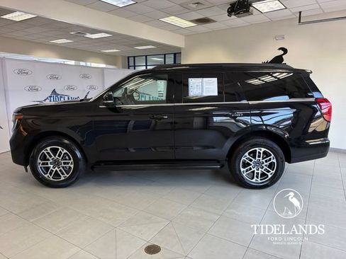 Certified 2025 Ford Expedition Active RWD image 5