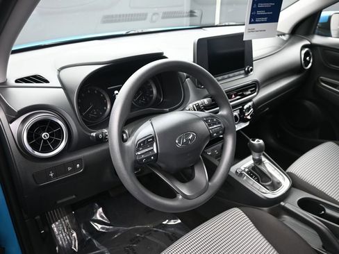 Certified 2022 Hyundai Kona SE image 9