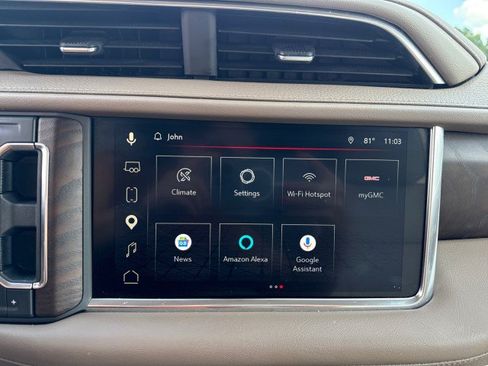 Used 2022 GMC Yukon Denali RWD image 27