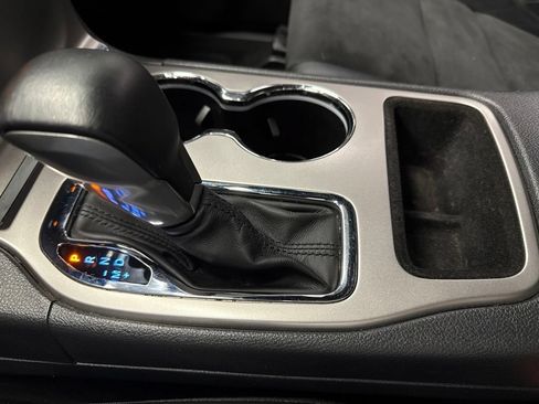 Used 2019 Jeep Grand Cherokee Altitude RWD image 20