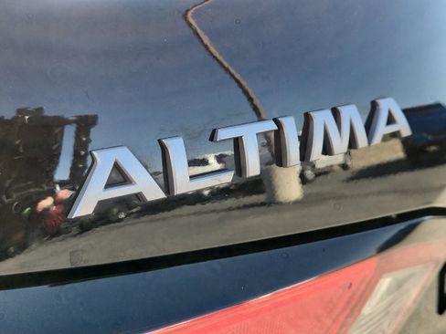 Used 2025 Nissan Altima 2.5 SV FWD image 6