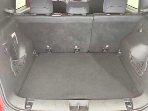 Used 2019 Jeep Renegade Latitude AWD/4WD image 18