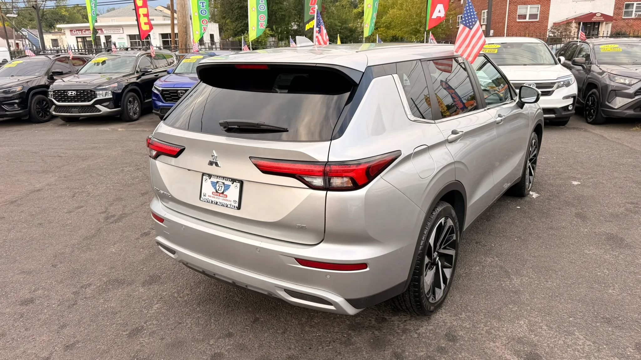 Used 2024 Mitsubishi Outlander FWD image 7