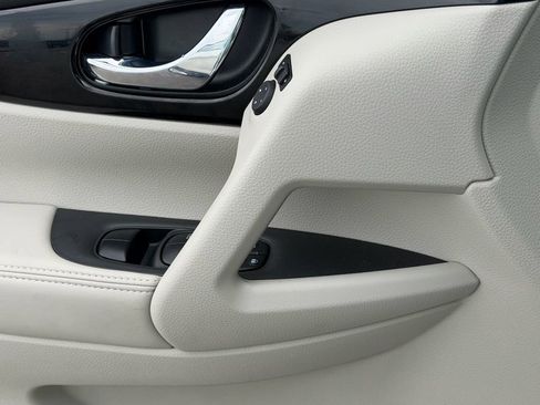 Certified 2022 Nissan Rogue Sport SV FWD image 25