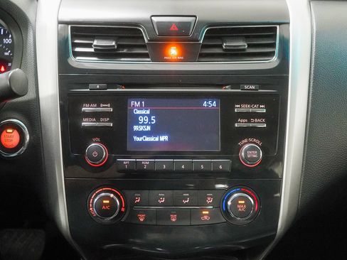 Used 2015 Nissan Altima 2.5 S w/ Power Driver Seat Package FWD image 25