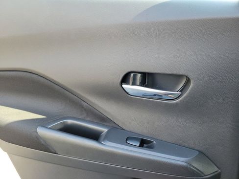 Used 2021 Nissan Kicks SV FWD image 21