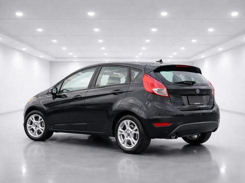 Used 2015 Ford Fiesta SE FWD image 3