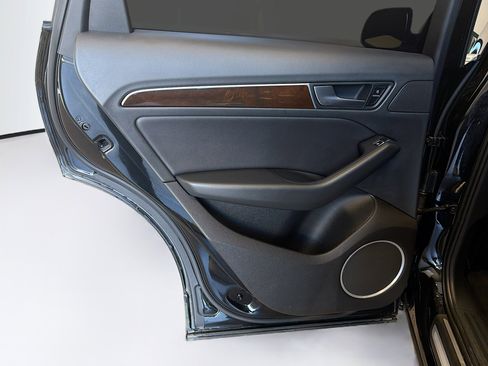 Used 2016 Audi Q5 2.0T Premium Plus w/ Technology Package image 28