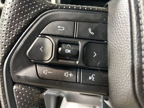 Used 2024 Toyota Tacoma SR5 AWD/4WD image 22