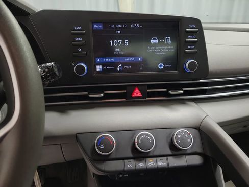 Used 2023 Hyundai Elantra SE image 14