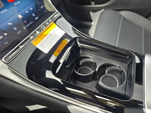 Used 2026 Mercedes-Benz GLC 300 4MATIC image 31