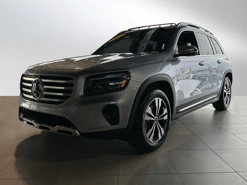 Used 2025 Mercedes-Benz GLB 250 4MATIC image 7