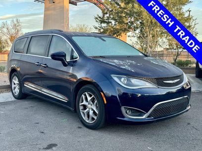 Used 2017 Chrysler Pacifica Touring-L w/ Tire & Wheel Group