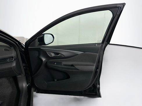 Used 2026 Buick Envista Preferred FWD image 29