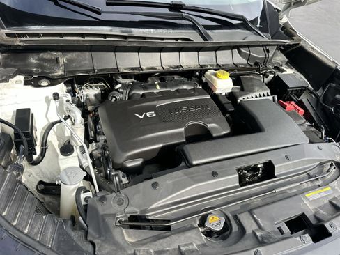 Used 2022 Nissan Pathfinder SV w/ SV Premium Package image 9