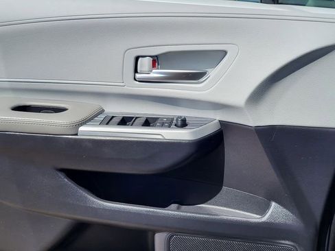 Used 2025 Toyota Sienna XLE w/ XLE Plus Package image 13