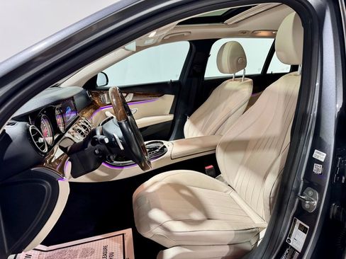 Used 2018 Mercedes-Benz E 400 4MATIC Wagon w/ Premium 1 Package image 3
