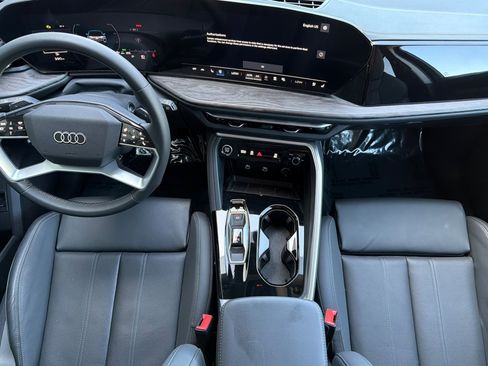 Used 2025 Audi Q5 Premium Plus w/ Premium Plus AWD/4WD image 12
