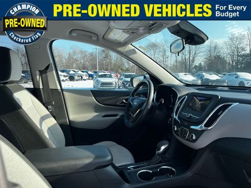 Used 2022 Chevrolet Equinox LT w/ Driver Convenience Package image 38
