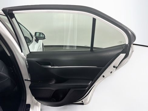 Used 2024 Toyota Camry SE FWD image 28