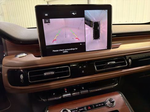 Used 2023 Lincoln Aviator Reserve w/ Equipment Group 201A image 18