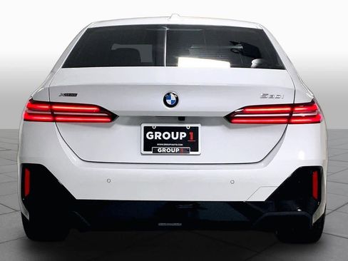 New 2026 BMW 530i xDrive w/ M Sport Package AWD/4WD image 4