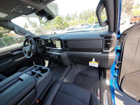 Used 2022 Chevrolet Silverado 1500 RST AWD/4WD image 26