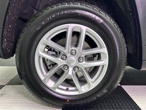 New 2025 Jeep Grand Cherokee Laredo X image 9