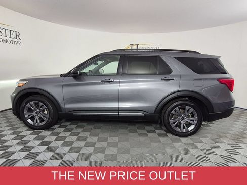 Used 2022 Ford Explorer XLT w/ Equipment Group 202A RWD image 7