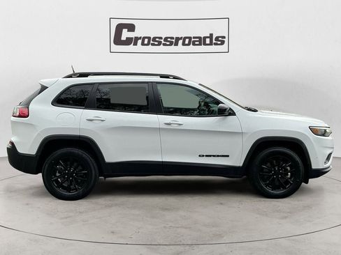 Used 2023 Jeep Cherokee Altitude Lux image 6
