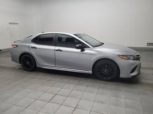 Used 2020 Toyota Camry SE FWD image 11