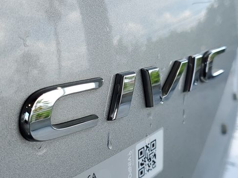 Used 2016 Honda Civic Touring image 4