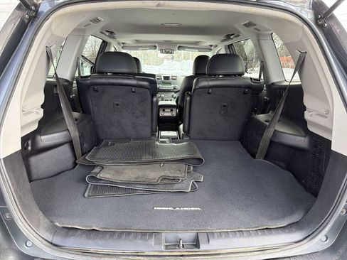 Used 2010 Toyota Highlander SE image 32