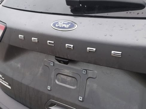 Used 2022 Ford Escape SEL image 12