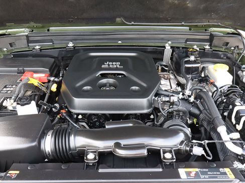 Used 2021 Jeep Wrangler Unlimited Sport image 19