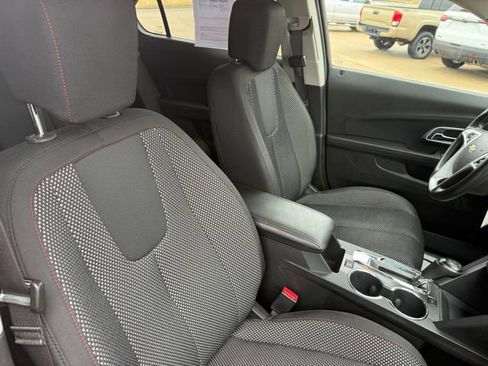 Certified 2017 Chevrolet Equinox LT w/ Convenience Package image 28