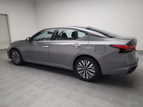 Used 2023 Nissan Altima 2.5 SV image 3