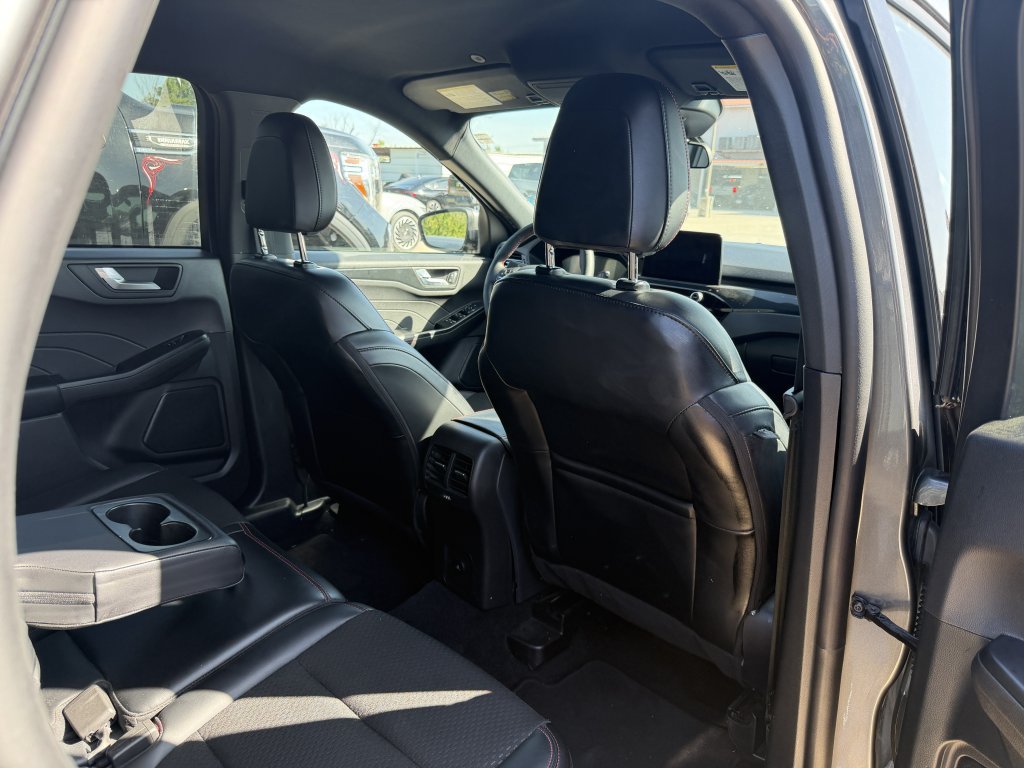Used 2025 Ford Escape ST-Line Select AWD/4WD image 26
