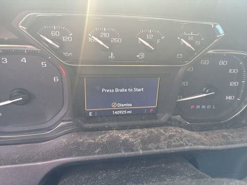 Used 2020 GMC Sierra 1500 Elevation AWD/4WD image 2